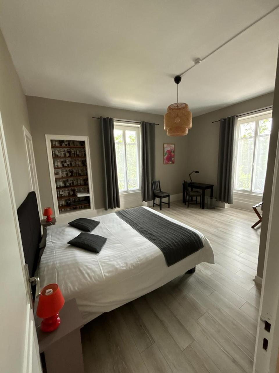 Logis Hotel & Restaurant Le Parcey Екстер'єр фото